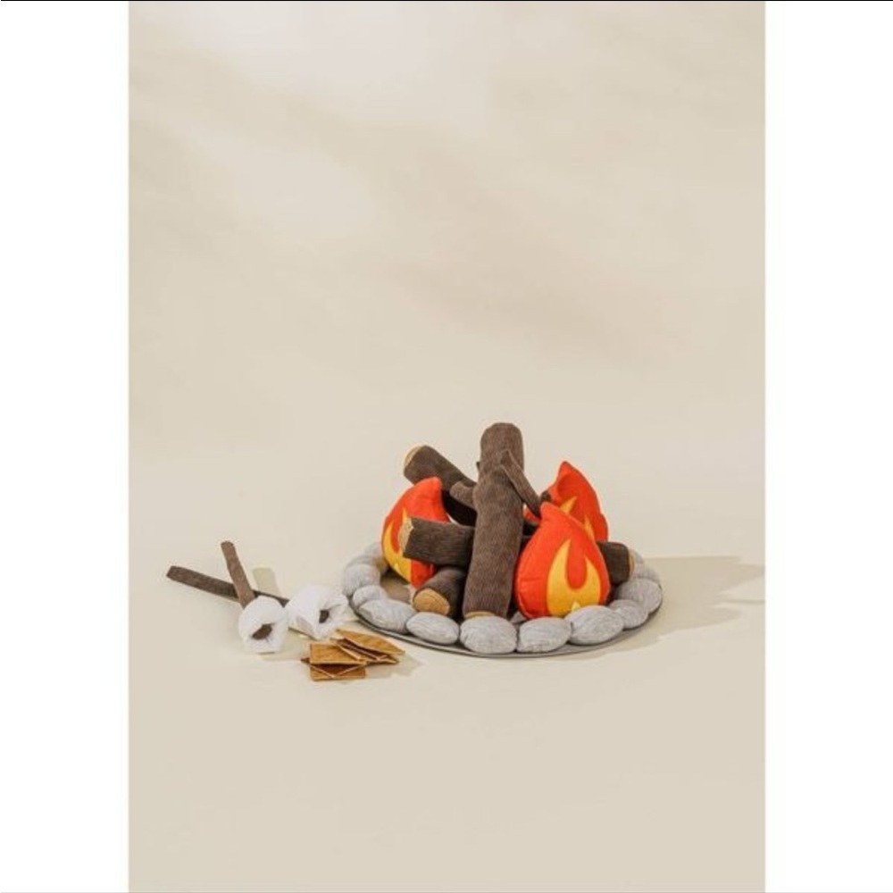 Wonder and wise pretend Plush Campfire Set with smores and sticks